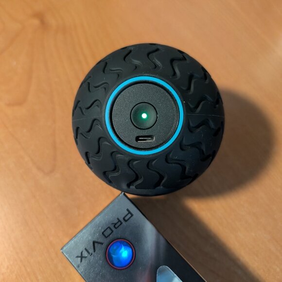 Therabody WaveSolo (Vibrating Muscle Rollers) - Picture 3 of 4